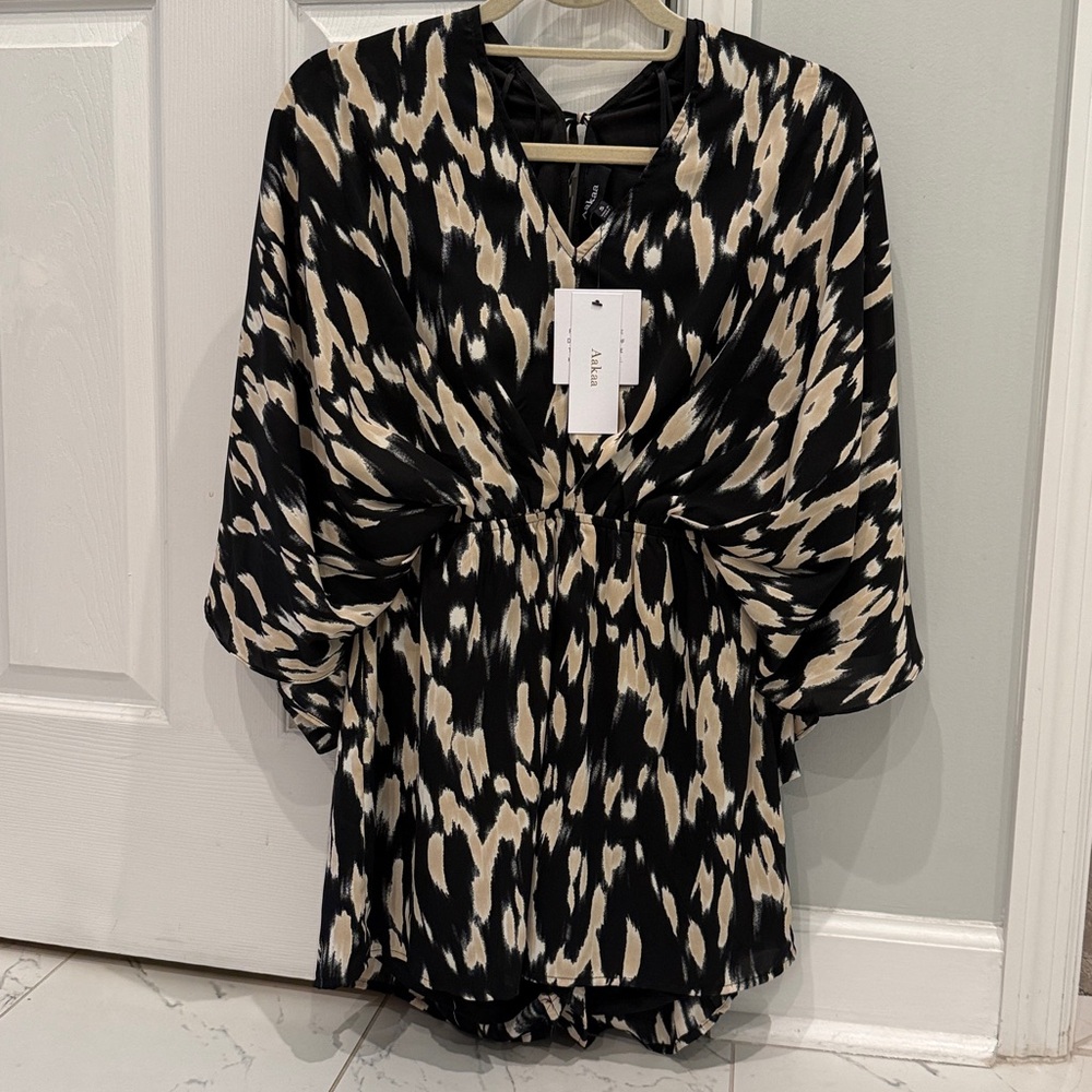 VICI Aakaa Romper Batwing Sleeves Patterned New Size Small
